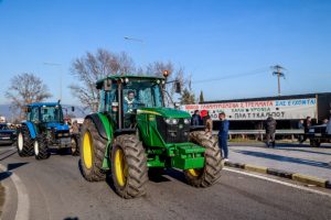 Αυγενάκης για αγροτικές κινητοποιήσεις: Η κυβέρνηση είναι στο πλευρό των αγροτών – Ελάτε να συζητήσουμε