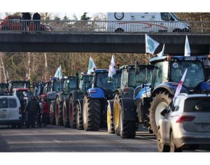 Γαλλία Προς αποκλιμάκωση οι αγροτικές κινητοποιήσεις Ανακοίνωσε νέα μέτρα η κυβέρνηση