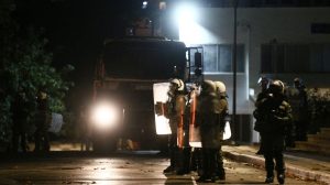 Θεσσαλονίκη Επέμβαση των ΜΑΤ στην πρυτανεία του ΑΠΘ που τελεί υπό κατάληψη