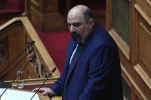 Βουλή- Πρόταση δυσπιστίας: "Κόντρα" Τριαντόπουλου- Καλαματιανού