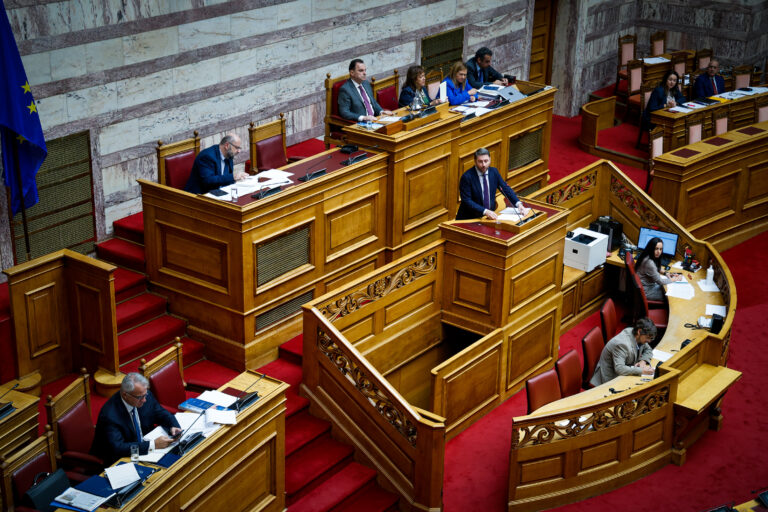 Βουλή - Πρόταση δυσπιστίας: Στις 15:00 η εισήγηση του Νίκου Ανδρουλάκη