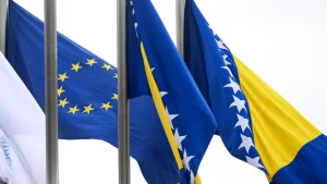 Κομισιόν Ζητάει την έναρξη ενταξιακών διαπραγματεύσεων με τη Βοσνία