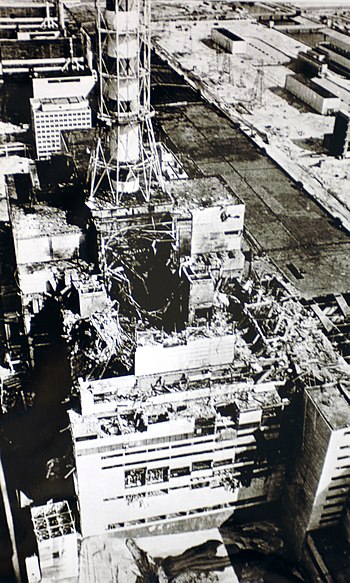 Άποψη του αντιδραστήρα Νο4 αρκετούς μήνες μετά την καταστροφή.