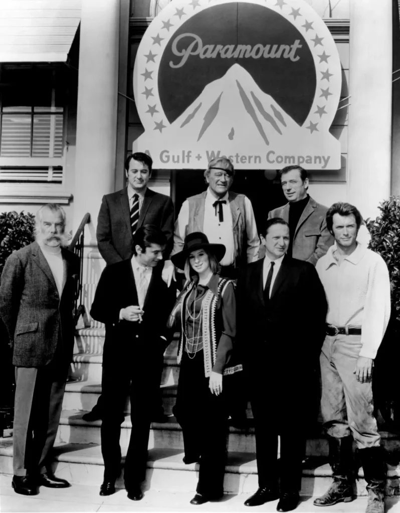Lee Marvin, Robert Evans, Barbra Streisand, Bernard Donnenfield, Clint Eastwood, Rock Hudson, John Wayne and Yves Montand το 1970 (1)